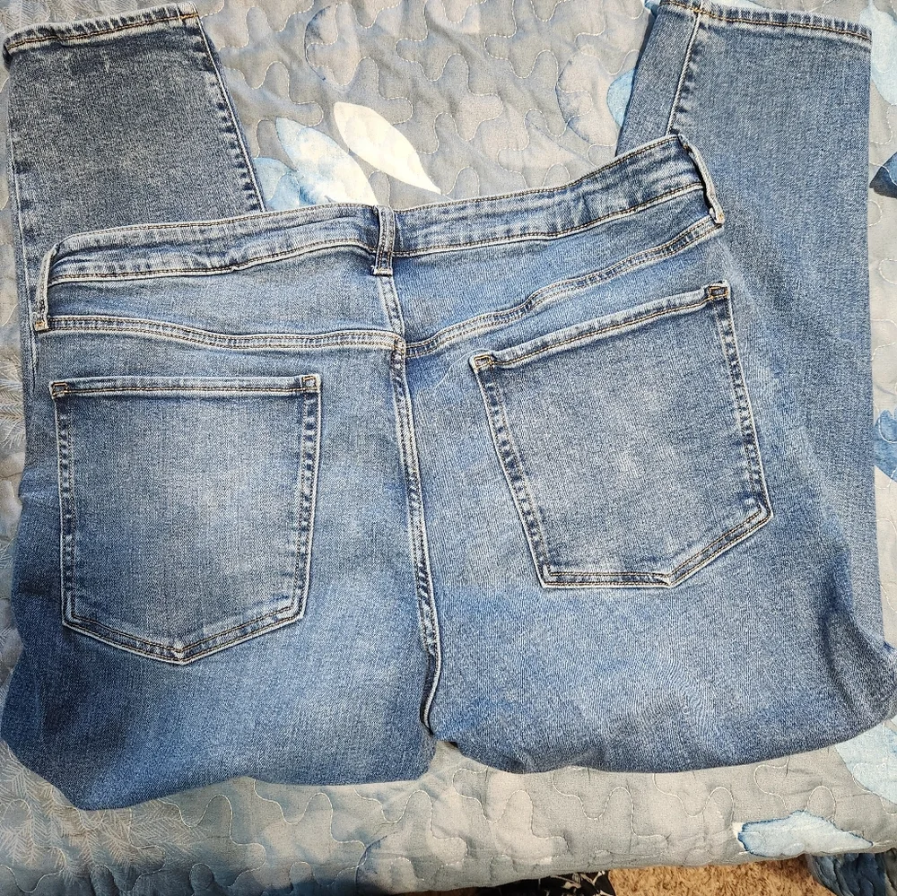 Old Navy Classic Blue Denim Jeans - Picture 9 of 9
